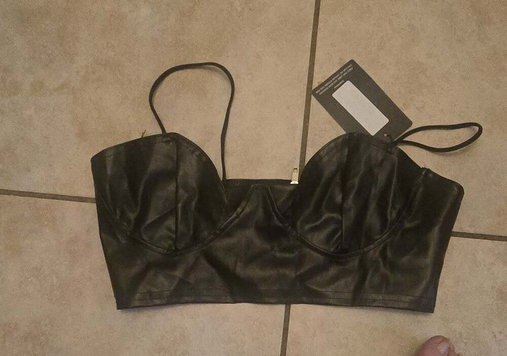 PrettyLittleThing Black Faux Leather Underwire Bustier Corset Crop Top US 6